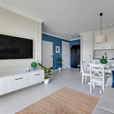 Bulvar By The Sea By Lion * Danzica