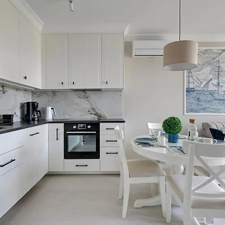 Bulvar By The Sea By Lion * Danzig