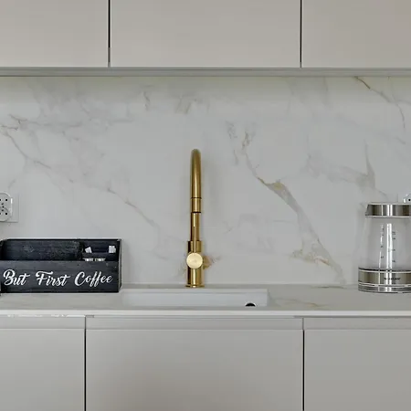 Bulvar By The Sea By Lion * Gdansk