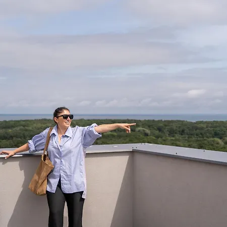 Bulvar By The Sea By Lion