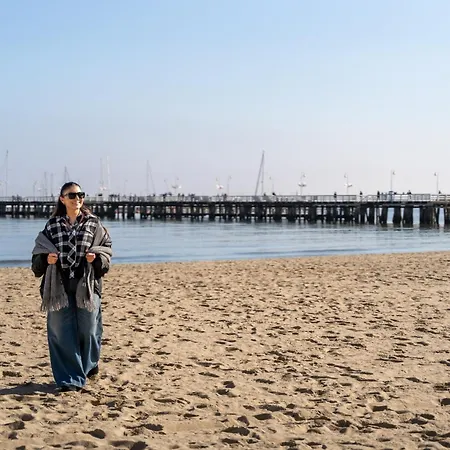 Bulvar By The Sea By Lion *