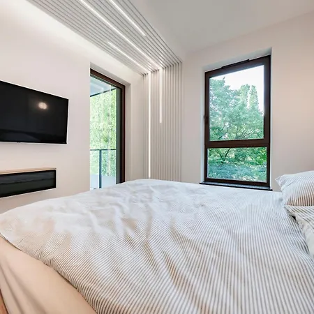 Bulvar By The Sea By Lion *